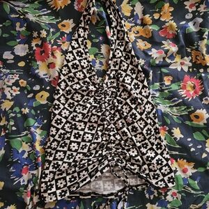 Vibe Black Tank Top with Breathable Fabric